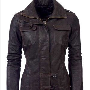 WOMEN’S LEATHER JACKET